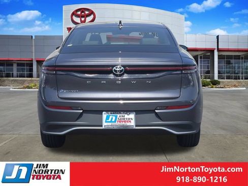Used 2024 Toyota Crown AWD/4WD image 6