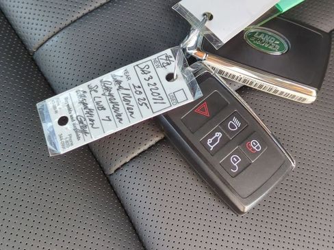 New 2025 Land Rover Range Rover Long Wheelbase SE image 36