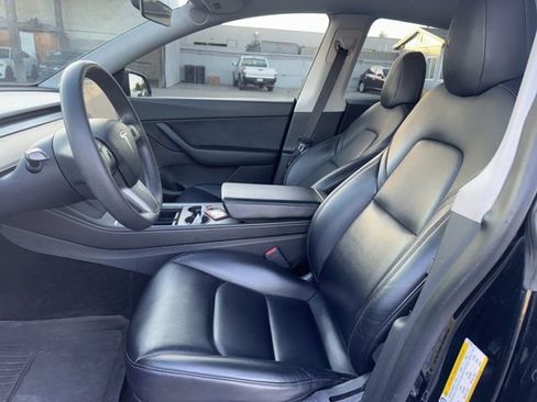 Used 2021 Tesla Model Y Performance image 9