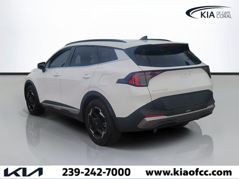 Certified 2026 Kia Sportage EX w/ EX Panorama Roof Package FWD image 4