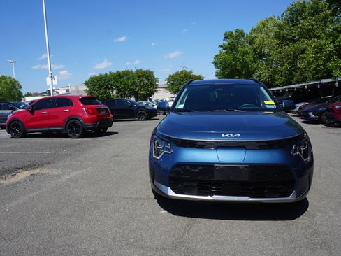 Used 2024 Kia Niro Wind FWD image 2