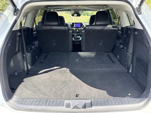 Used 2023 Toyota Highlander XLE image 27