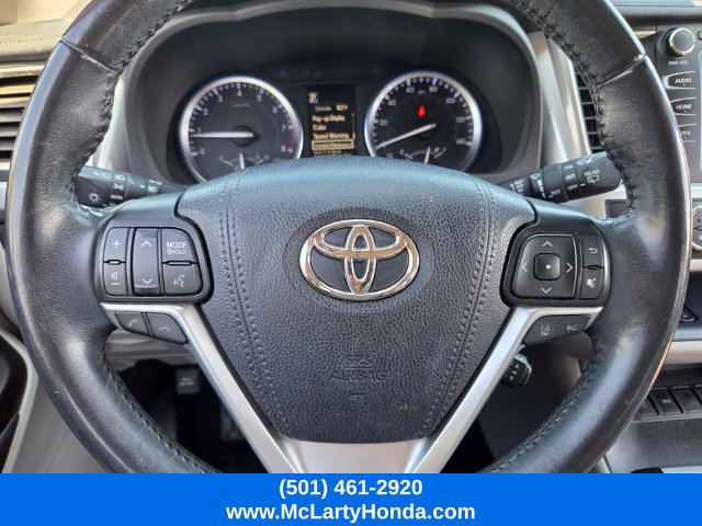 Used 2018 Toyota Highlander XLE FWD image 32