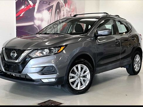 Used 2020 Nissan Rogue Sport SV w/ All-Weather Package AWD/4WD image 1