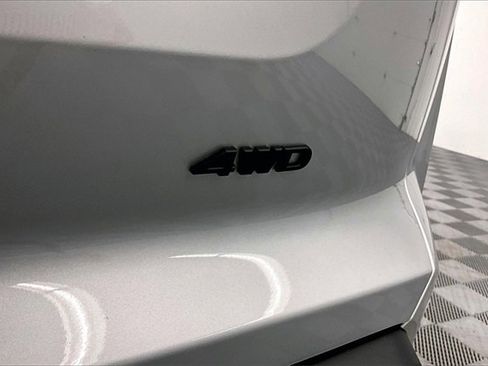 New 2025 Nissan Pathfinder SV w/ Black Appearance Package image 18