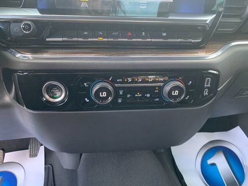 Used 2023 Chevrolet Silverado 1500 LT AWD/4WD image 23