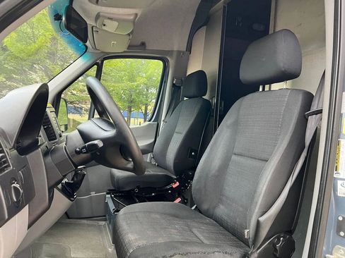 Used 2018 Mercedes-Benz Sprinter 2500 image 11