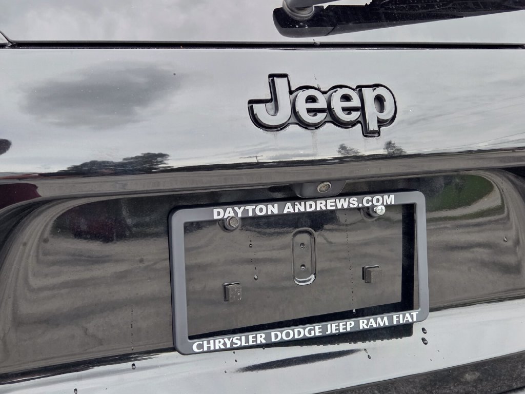 Certified 2022 Jeep Cherokee Latitude w/ Sun & Sound Group AWD/4WD image 10