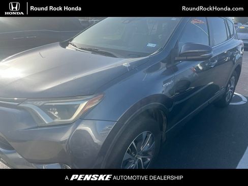 Used 2017 Toyota RAV4 XLE w/ Convenience Package AWD/4WD image 1