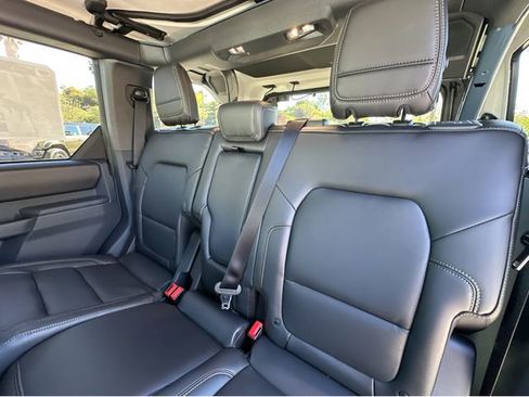 New 2025 Ford Bronco Badlands image 13