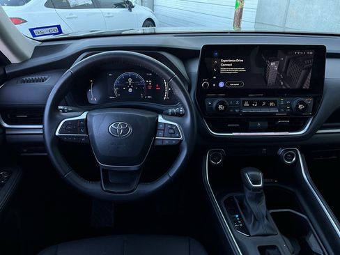 Used 2025 Toyota Grand Highlander FWD image 15