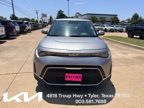 Certified 2025 Kia Soul LX w/ LX Technology Package FWD image 2