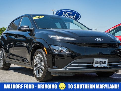 Used 2023 Hyundai Kona SEL FWD image 1