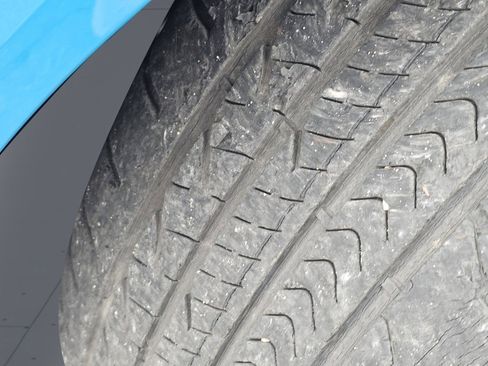 Used 2019 Audi e-tron Prestige w/ Prestige Package image 19