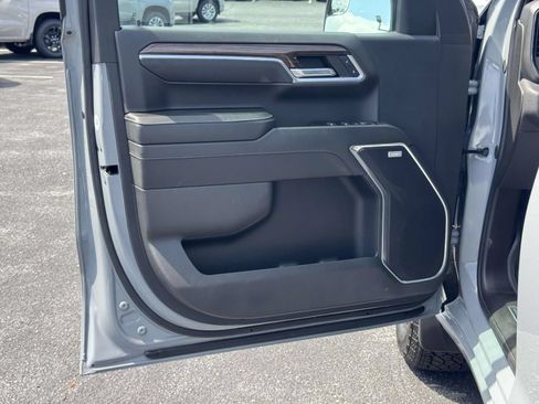 Used 2024 Chevrolet Silverado 1500 RST AWD/4WD image 17