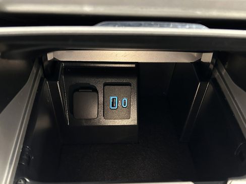 Used 2022 Ford Explorer XLT w/ Equipment Group 202A image 31