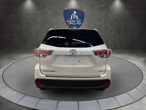 Used 2016 Toyota Highlander XLE FWD image 4