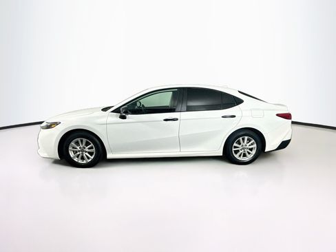 Used 2025 Toyota Camry LE FWD image 4