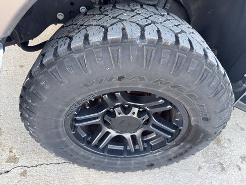 Used 2021 Ford F250 XLT w/ XLT Premium Package image 9