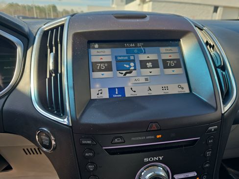 Used 2018 Ford Edge Titanium w/ Equipment Group 302A image 24