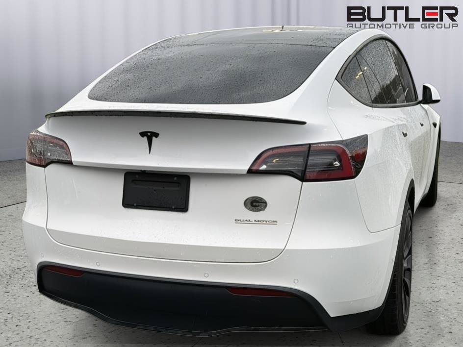 Used 2022 Tesla Model Y Performance AWD/4WD image 7