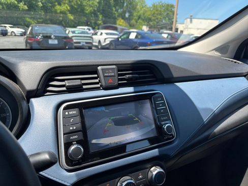 Used 2025 Nissan Versa SV FWD image 20