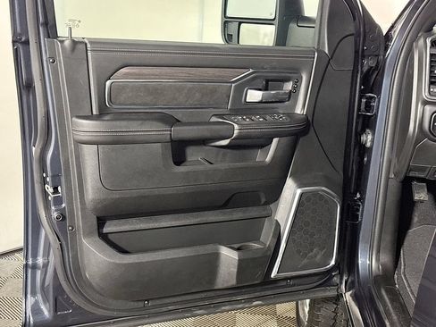 New 2026 RAM 2500 Laramie AWD/4WD image 10