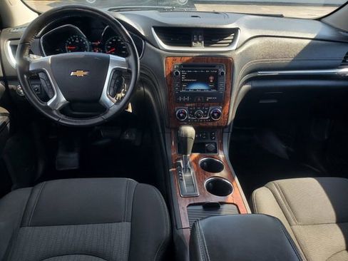 Used 2014 Chevrolet Traverse LT image 27