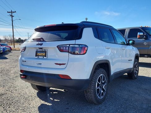 Used 2024 Jeep Compass Trailhawk image 6