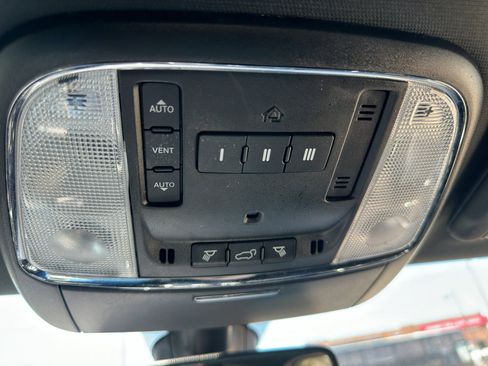 Used 2022 Jeep Grand Cherokee Limited image 27