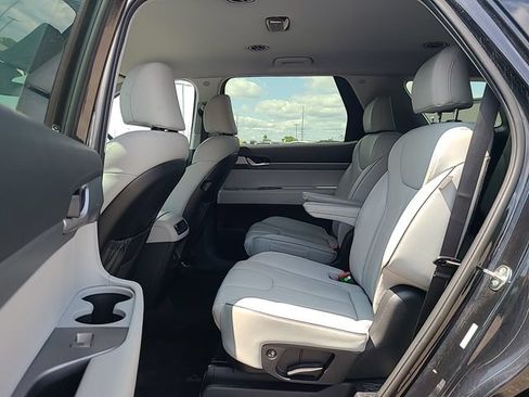 Used 2025 Hyundai Palisade SEL FWD image 24