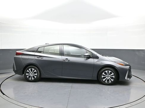 Used 2020 Toyota Prius Prime LE image 5