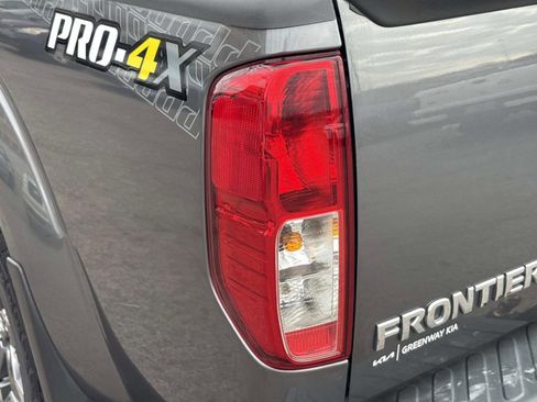 Used 2019 Nissan Frontier PRO-4X image 11