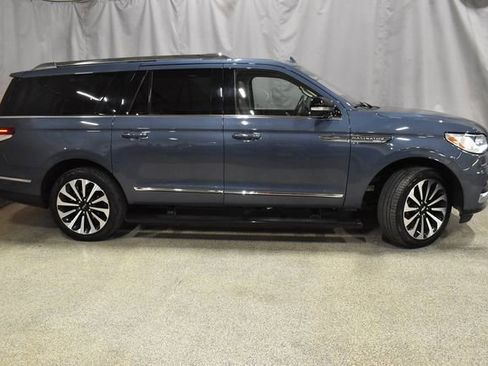 Used 2023 Lincoln Navigator L Reserve w/ Equipment Group 201A image 2