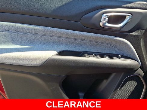 Used 2024 Jeep Compass Latitude AWD/4WD image 13