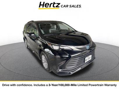 Used 2025 Toyota Sienna XLE