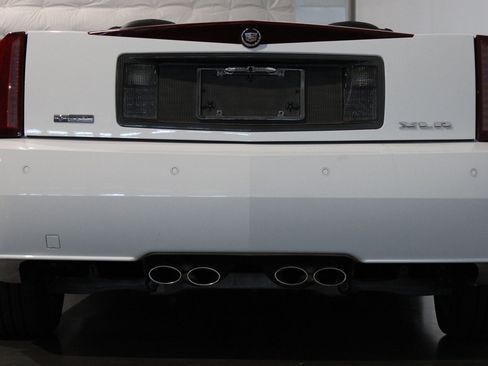 Used 2008 Cadillac XLR RWD image 36