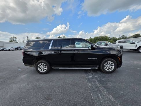 Used 2025 Chevrolet Suburban LT AWD/4WD image 6