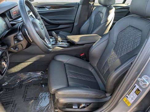 Certified 2023 BMW 530i w/ Premium Package image 17