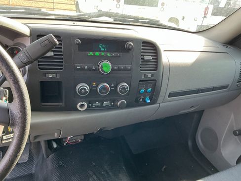 Used 2010 Chevrolet Silverado 2500 W/T image 9