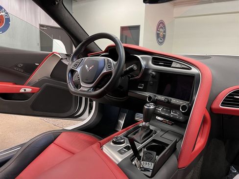 Used 2016 Chevrolet Corvette Z06 w/ 3LZ Preferred Equipment Group image 31