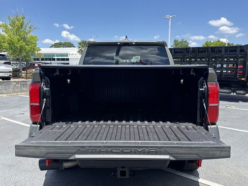 Used 2025 Toyota Tacoma TRD Off-Road AWD/4WD image 31