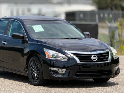 Used 2015 Nissan Altima 2.5 S w/ Power Driver Seat Package FWD image 15