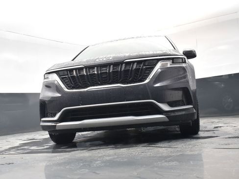 Certified 2024 Kia Carnival LX image 20