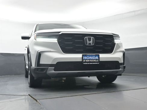 Used 2025 Honda Pilot Touring image 35