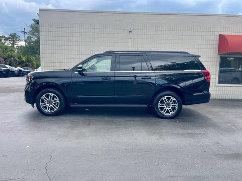 Used 2025 Ford Expedition Max Active AWD/4WD image 2