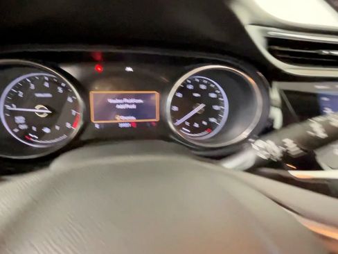 Used 2022 Buick Encore GX Select w/ Sport Touring Package FWD image 32