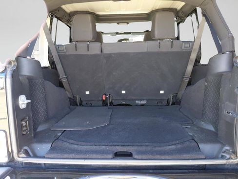 Used 2018 Jeep Wrangler Unlimited Sahara image 30