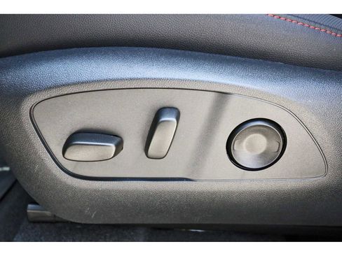 Used 2026 Chevrolet Traverse Z71 w/ LPO, Floor Liner Package AWD/4WD image 28