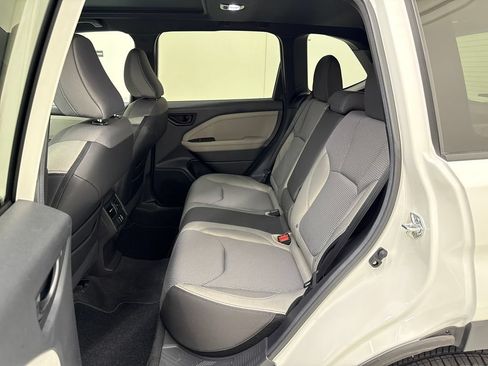 Used 2026 Subaru Forester Premium AWD/4WD image 25